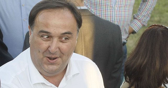 Zoran Babić Biografija Na fotografiji je prikazan političar, mašinski inženjer: Zoran Babić