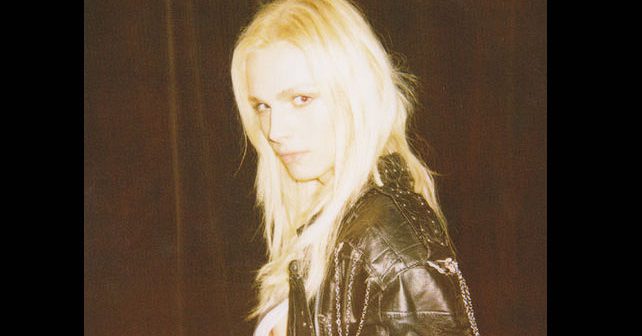 Andreja Pejić Biografija Na fotografiji je prikazan model: Andreja Pejić