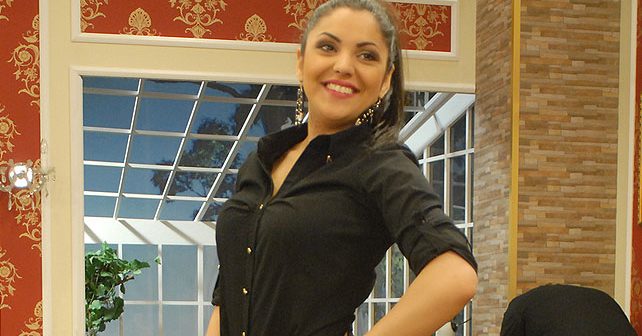 Nadica Ademov Biografija Na fotografiji je prikazan pevačica: Nadica Ademov