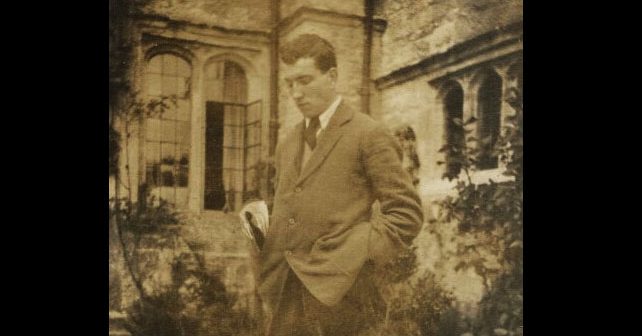 Robert Grejvs (Robert Graves) Biografija Na fotografiji je prikazan književnik, vojnik: Robert Grejvs (Robert Graves)