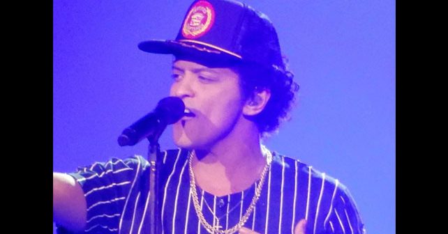 Na fotografiji je prikazan pevač, producent: Bruno Mars