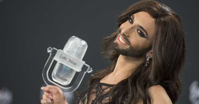 Končita Vurst (Conchita Wurst) Biografija Na fotografiji je prikazan pevač / pevačica: Končita Vurst (Conchita Wurst)