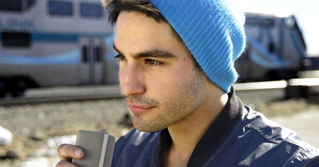 Huan Kamilo Gonzalez (JC Gonzalez) Biografija Na fotografiji je prikazan glumac, pevač: Huan Kamilo Gonzalez (JC Gonzalez)