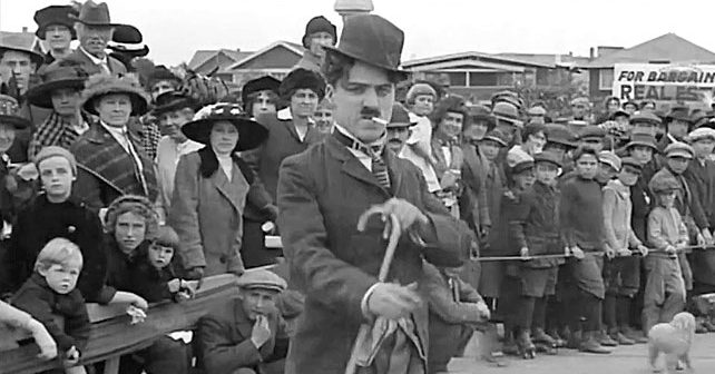 Čarli Čaplin (Charlie Chaplin) Biografija Na fotografiji je prikazan glumac, producent: Čarli Čaplin (Charlie Chaplin)