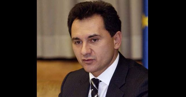 Božidar Đelić Biografija Na fotografiji je prikazan ekonomist, političar: Božidar Đelić