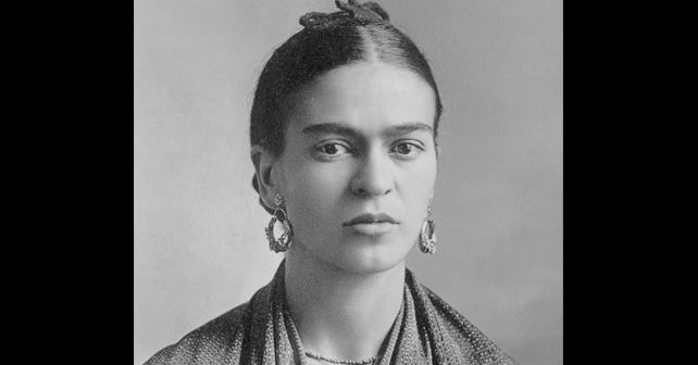 Frida Kalo Biografija Na fotografiji je prikazan slikar: Frida Kalo