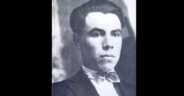 Kočo Racin Biografija Na fotografiji je prikazan književnik: Kočo Racin