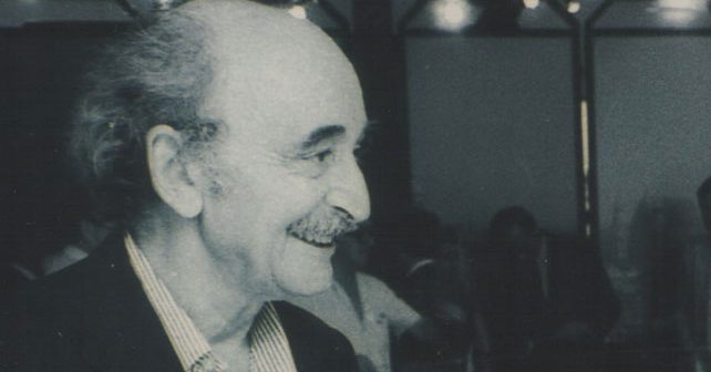 Miodrag Mića Popović Biografija Na fotografiji je prikazan slikar, kritičar, pisac, režiser: Miodrag Mića Popović