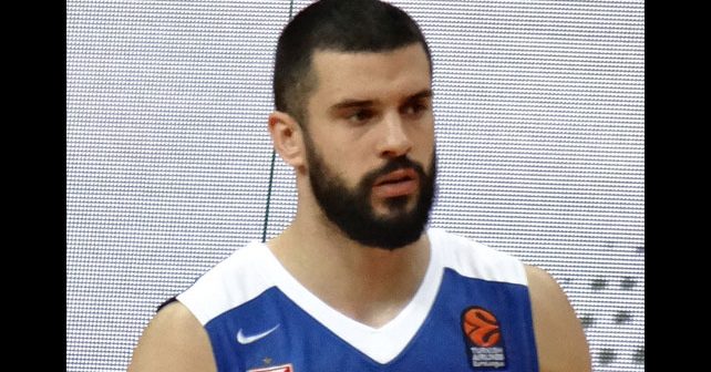 Branko Lazić Biografija Na fotografiji je prikazan košarkaš: Branko Lazić