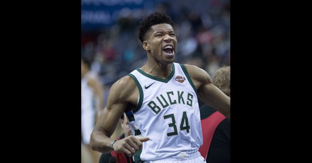 Janis Adetokunbo (Giannis Antetokounmpo) Biografija Na fotografiji je prikazan košarkaš: Janis Adetokunbo (Giannis Antetokounmpo)