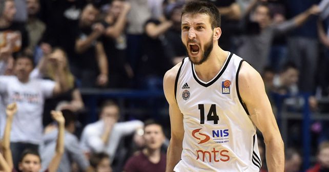 Stefan Birčević Biografija Na fotografiji je prikazan košarkaš: Stefan Birčević