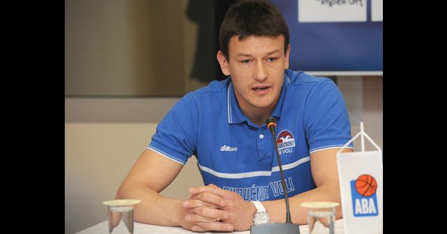 Suad Šehović Biografija Na fotografiji je prikazan košarkaš: Suad Šehović