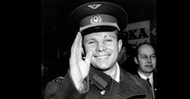 Jurij Gagarin Biografija Na fotografiji je prikazan kosmonaut, pilot: Jurij Gagarin