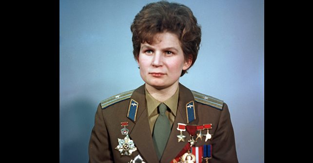 Na fotografiji je prikazan političarka, bivši pilot i kosmonaut: Valentina Tereškova