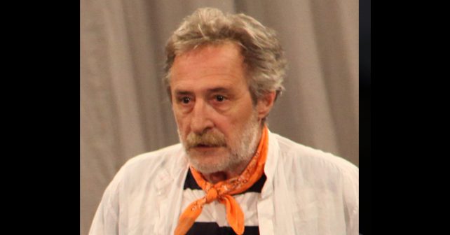 Desimir Stanojević Biografija Na fotografiji je prikazan glumac, reditelj, pevač: Desimir Stanojević