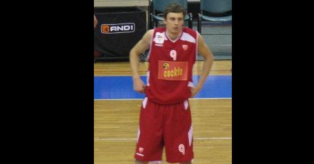 Elmedin Kikanović Biografija Na fotografiji je prikazan košarkaš: Elmedin Kikanović