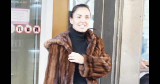Marija Lazić Živković Biografija Na fotografiji je prikazan novinar i tv voditelj: Marija Lazić Živković