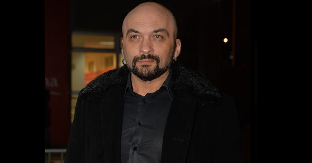 Ognjan Radivojević – Ogi Biografija Na fotografiji je prikazan muzičar, kompozitor, producent i dirigent.: Ognjan Radivojević – Ogi