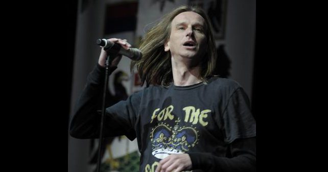 Zvonko Pantović Čipi Biografija Na fotografiji je prikazan rok muzičar, pevač, kompozitor: Zvonko Pantović Čipi