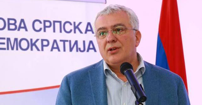 Na fotografiji je prikazan političar: Andrija Mandić
